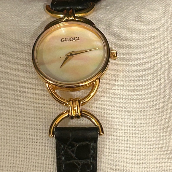 Gucci RARE Vintage Watch with Leather Band and Mother of Pearl Dial…working! EUC - Picture 1 of 4